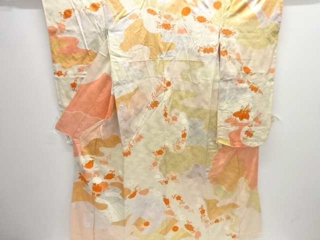 JAPANESE KIMONO / ANTIQUE FURISODE / SILK / EMBROIDERY / FLORAL PLANTS